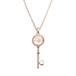 Sweet Rose Gold Plated Artificial Pearl Inlay Heart Key Pendant Shiny Zircon Necklace For Women